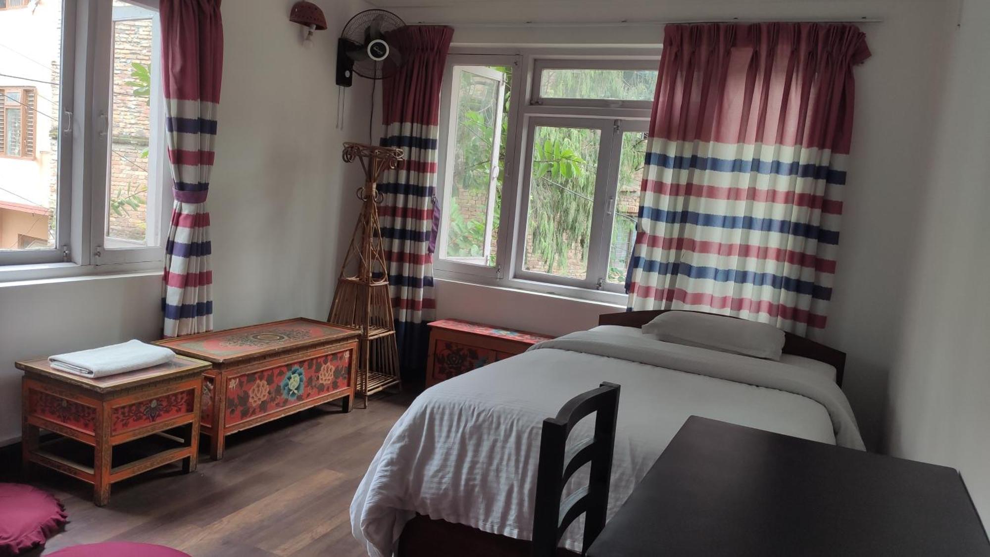 Cocina Mitho Chha Bnb Катманду Экстерьер фото
